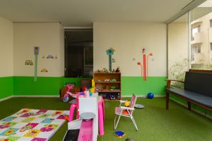 Image 21 - 922954