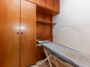 Image 35 - 922960