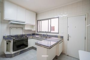 Image 21 - 922965