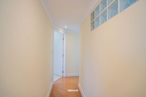 Image 19 - 922965