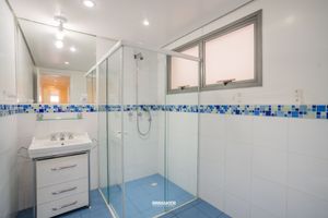 Image 3 - 922965