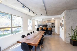 Image 33 - 922966