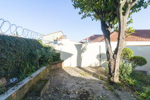 Image 35 - 922973