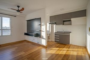 Image 1 - 922975