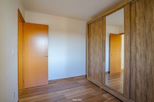 Image 15 - 922975