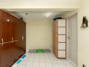 Image 30 - 922980