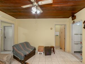 Image 6 - 922980