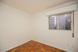 Image 16 - 922982