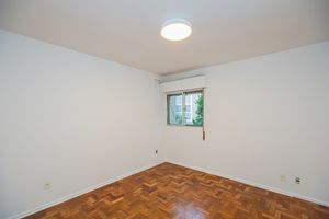 Image 11 - 922982