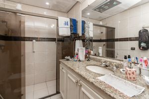 Image 13 - 922983