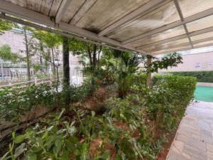 Image 37 - 922984