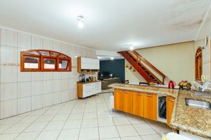 Image 38 - 922988