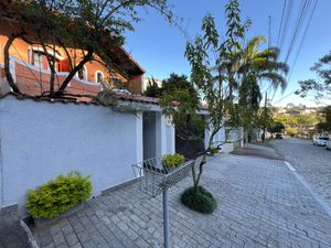 Image 3 - 922990