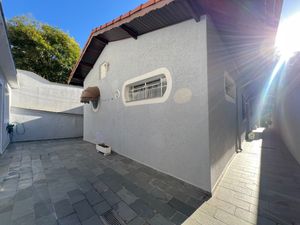 Image 17 - 922990