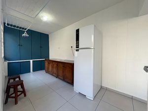 Image 15 - 922990