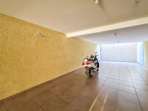 Image 41 - 922993
