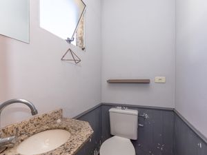 Image 32 - 922993