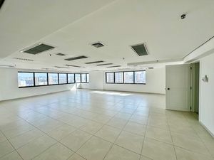Image 39 - 922995