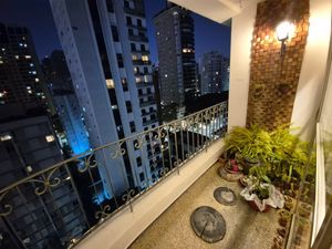 Image 14 - 922999