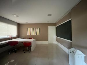 Image 44 - 923001