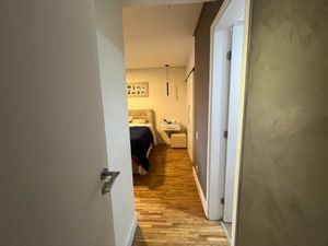 Image 15 - 923001