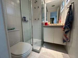 Image 19 - 923001