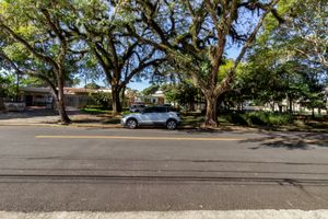 Image 39 - 923003
