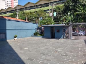 Image 20 - 923010