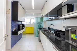 Image 4 - 923011