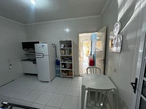 Image 9 - 923012