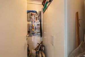 Image 39 - 923017