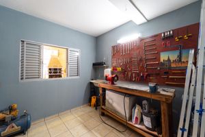 Image 39 - 923019