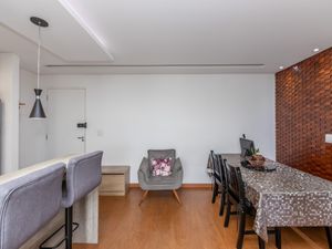 Image 15 - 923021
