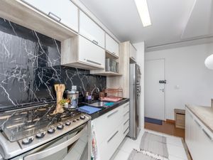 Image 24 - 923021