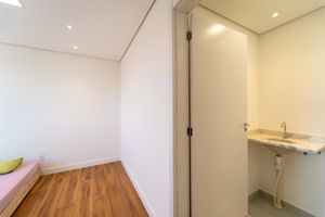 Image 21 - 923023