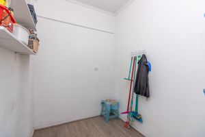 Image 19 - 923026