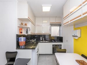 Image 30 - 923027