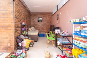 Image 31 - 923029