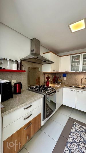 Image 17 - 923077