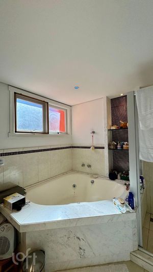Image 34 - 923077