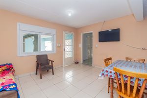 Image 4 - 923098