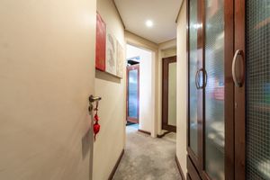 Image 31 - 923105