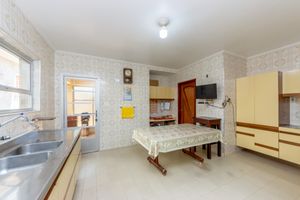 Image 10 - 923126