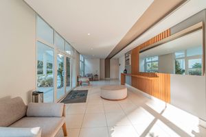Image 39 - 923153