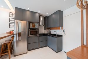 Image 1 - 923167