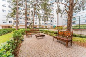 Image 64 - 923167