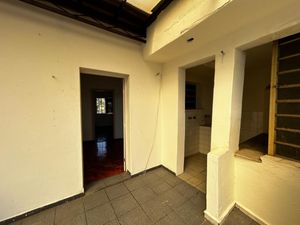 Image 24 - 923207