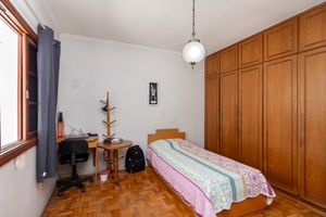Image 19 - 923227
