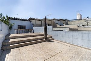 Image 34 - 923227
