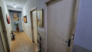 Image 29 - 923232
